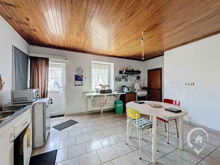Condrogest - Maison familiale à vendre à Winenne