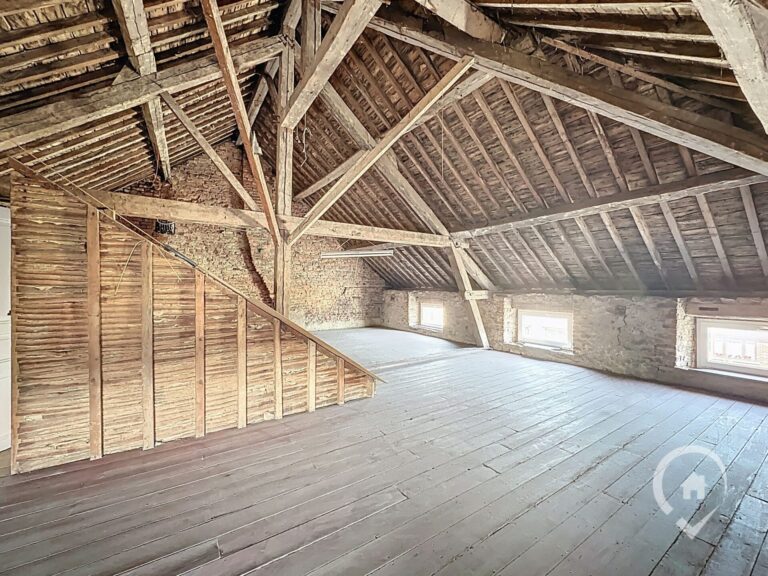 Condrogest - Maison familiale à vendre à Winenne