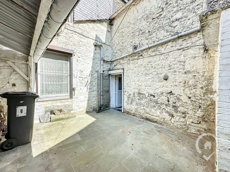 Condrogest - Maison familiale à vendre à Winenne