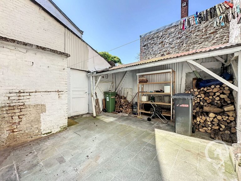 Condrogest - Maison familiale à vendre à Winenne