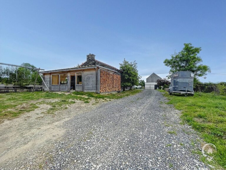 Condrogest - Ensemble immobilier sur 3,5 hectares à vendre à Serinchamps