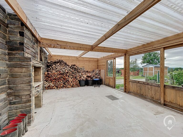 Condrogest - Ensemble immobilier sur 3,5 hectares à vendre à Serinchamps
