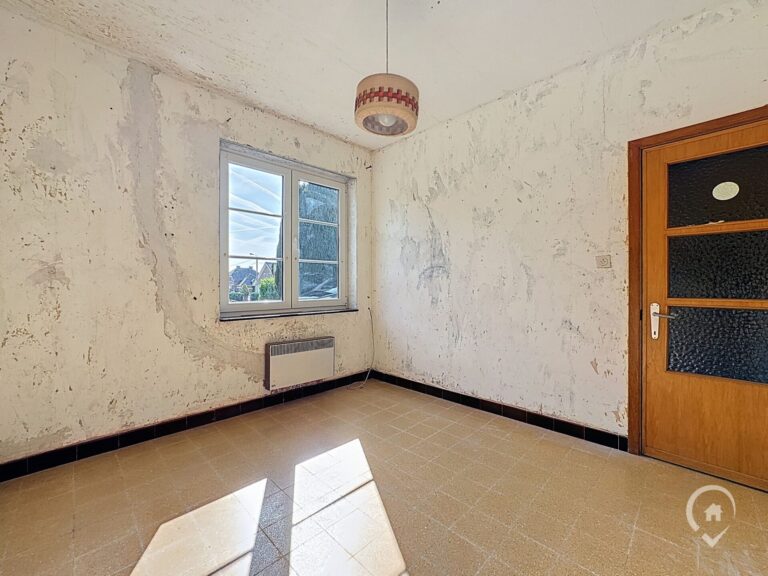 Condrogest - Villa 3 chambres à rénover à vendre à Hastière
