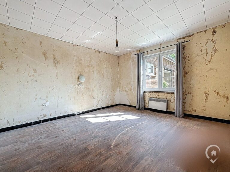 Condrogest - Villa 3 chambres à rénover à vendre à Hastière