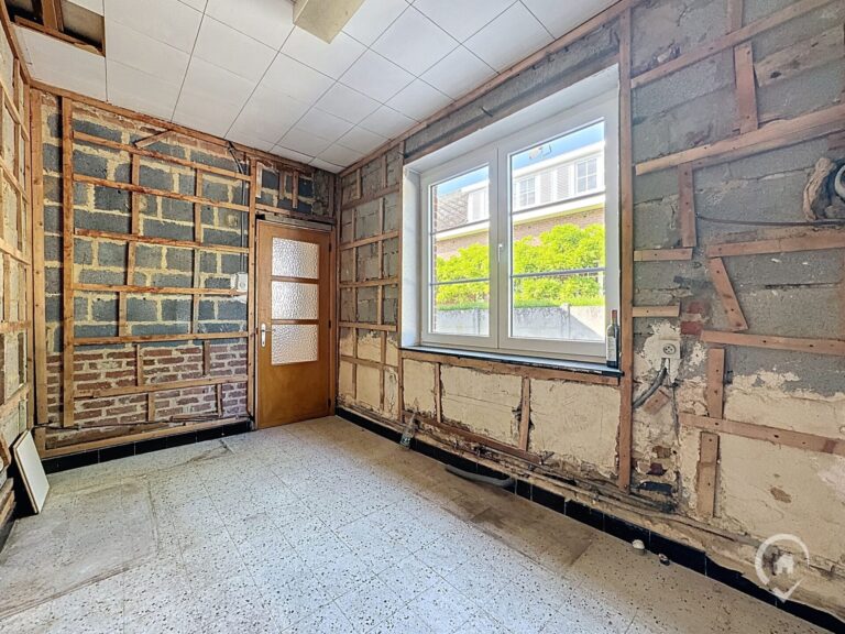 Condrogest - Villa 3 chambres à rénover à vendre à Hastière