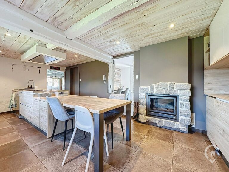 Condrogest - SOUS OPTION !!! Superbe villa entièrement rénovée à vendre à Sinsin