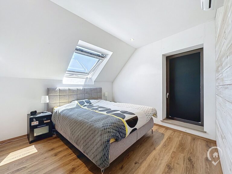 Condrogest - SOUS OPTION !!! Superbe villa entièrement rénovée à vendre à Sinsin