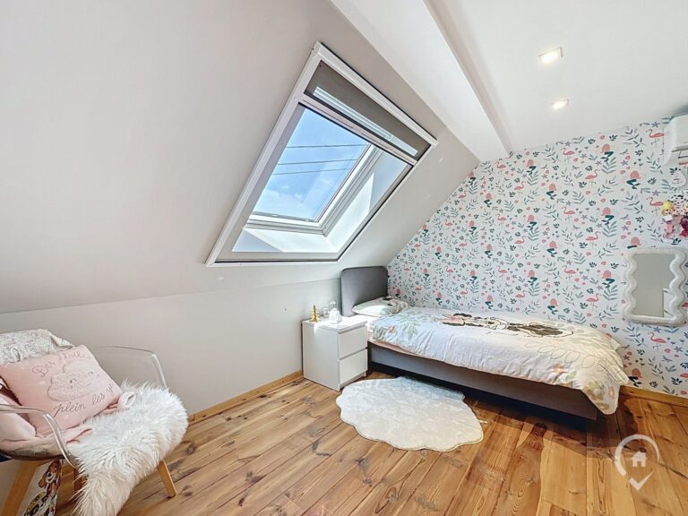 Condrogest - SOUS OPTION !!! Superbe villa entièrement rénovée à vendre à Sinsin