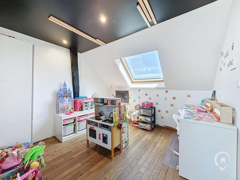 Condrogest - SOUS OPTION !!! Superbe villa entièrement rénovée à vendre à Sinsin