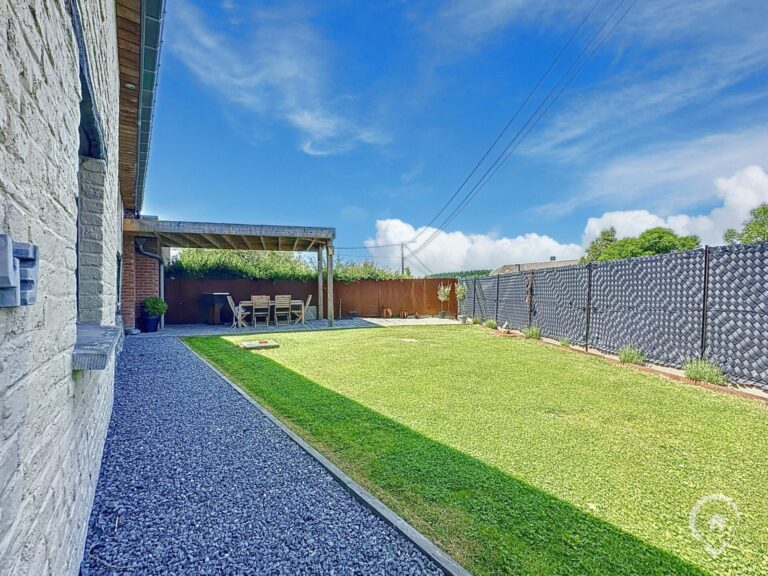 Condrogest - SOUS OPTION !!! Superbe villa entièrement rénovée à vendre à Sinsin