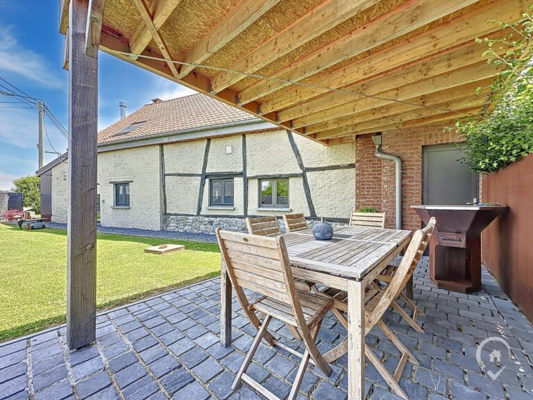 Condrogest - SOUS OPTION !!! Superbe villa entièrement rénovée à vendre à Sinsin
