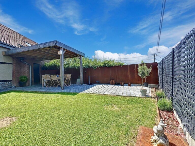 Condrogest - SOUS OPTION !!! Superbe villa entièrement rénovée à vendre à Sinsin