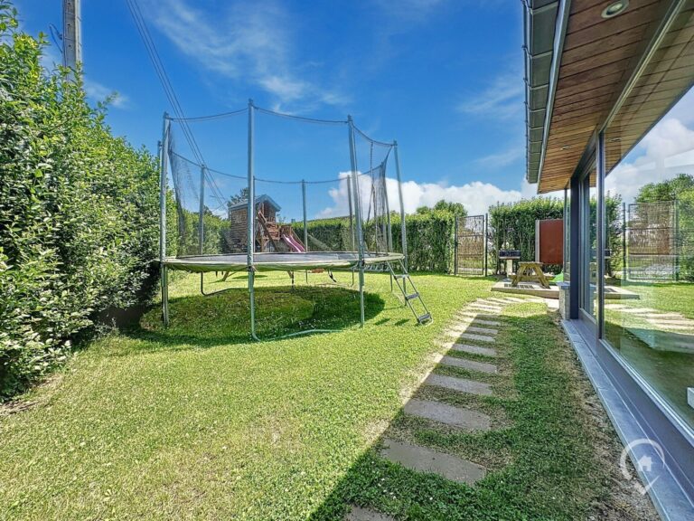 Condrogest - SOUS OPTION !!! Superbe villa entièrement rénovée à vendre à Sinsin
