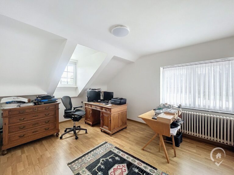 Condrogest - Grande maison 5 chambres à louer à Jamblinne