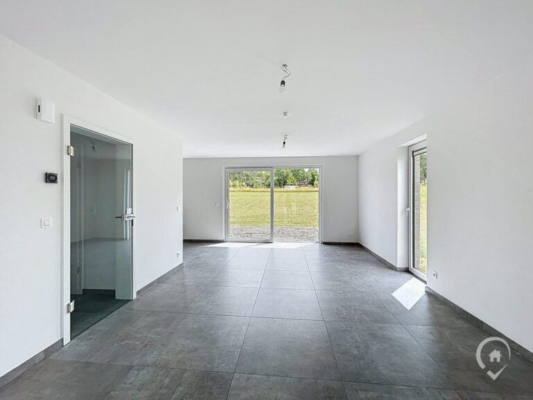 Condrogest - Villa neuve avec jardin 3 chambres à louer à Baillonville