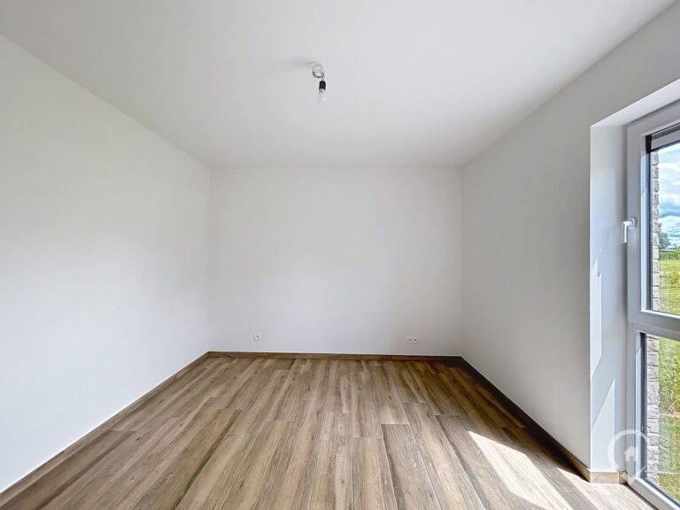 Condrogest - Villa neuve avec jardin 3 chambres à louer à Baillonville