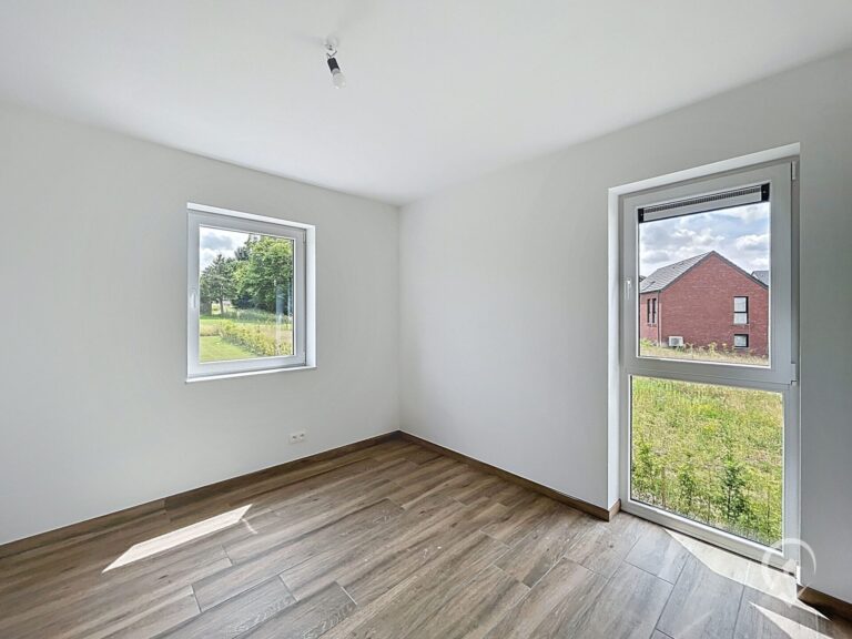 Condrogest - Villa neuve avec jardin 3 chambres à louer à Baillonville