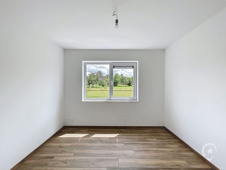 Condrogest - Villa neuve avec jardin 3 chambres à louer à Baillonville