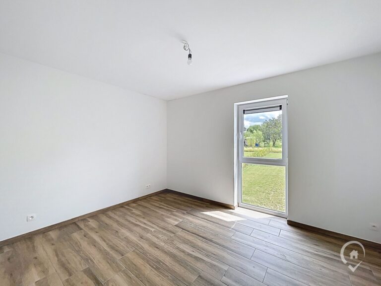 Condrogest - Villa neuve avec jardin 3 chambres à louer à Baillonville