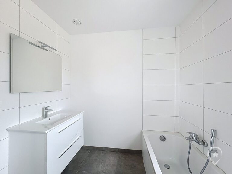 Condrogest - Villa neuve avec jardin 3 chambres à louer à Baillonville