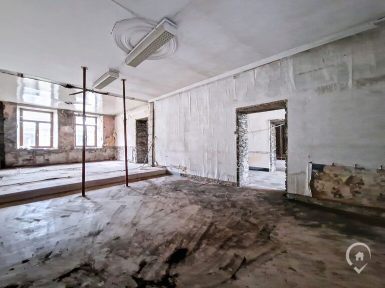 Condrogest - Immeuble à rénover sur 4 niveaux - 600m²