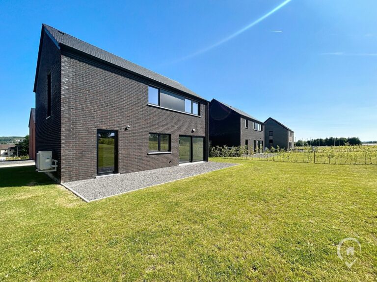 Condrogest - Villa neuve avec jardin 3 chambres à louer à Rabozée
