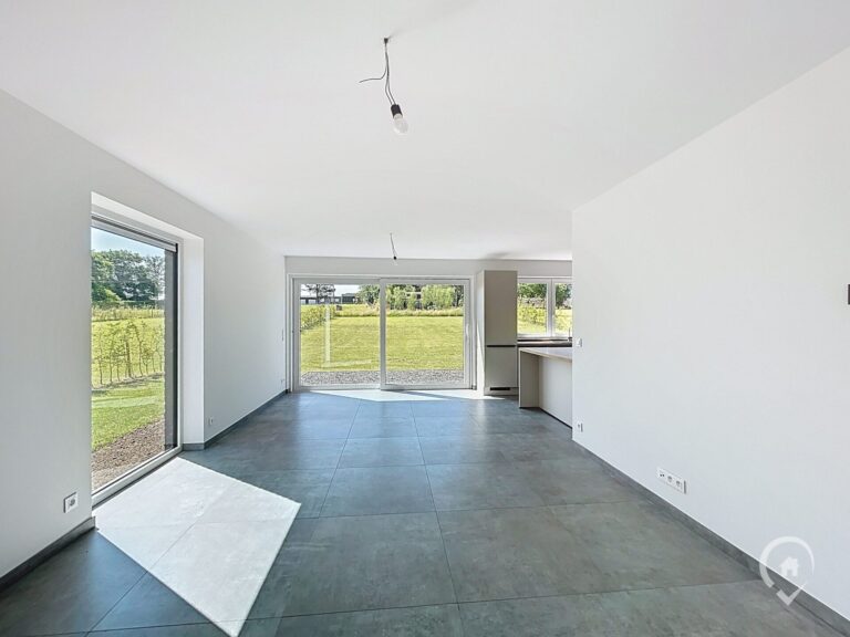 Condrogest - Villa neuve avec jardin 3 chambres à louer à Rabozée