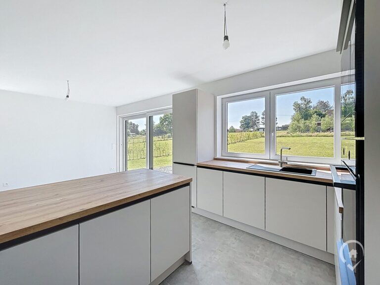 Condrogest - Villa neuve avec jardin 3 chambres à louer à Rabozée