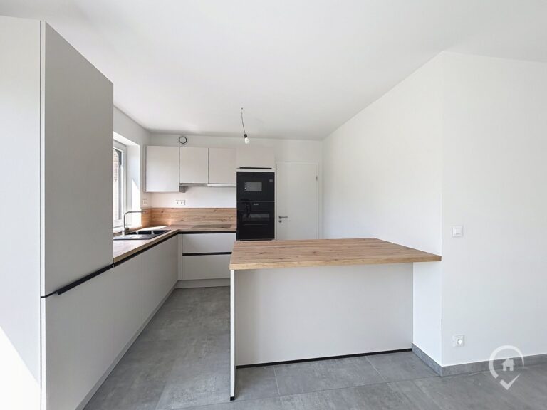 Condrogest - Villa neuve avec jardin 3 chambres à louer à Rabozée