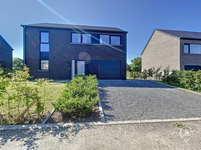Condrogest - Villa neuve avec jardin 3 chambres à louer à Rabozée