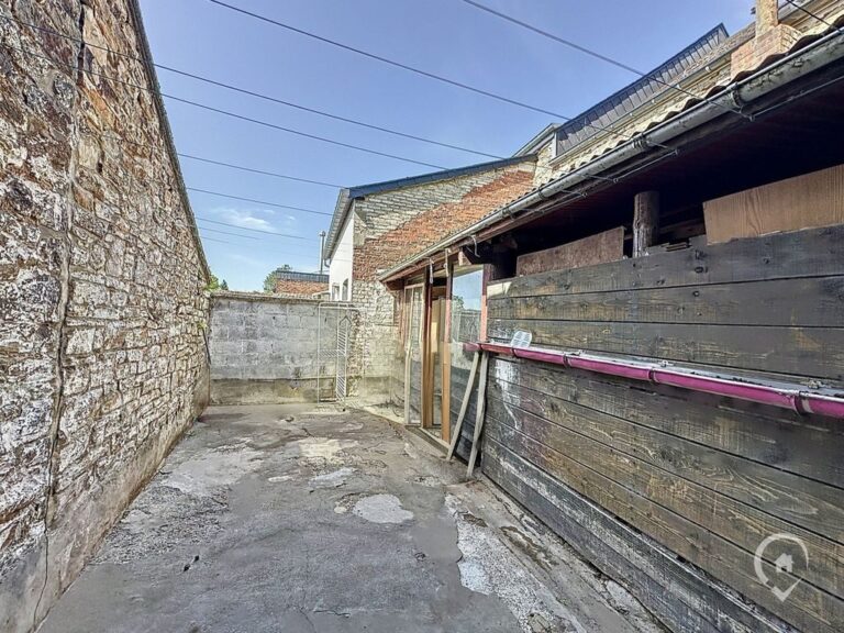 Condrogest - Authentique maison en pierres et colombages dans le village classé de Felenne