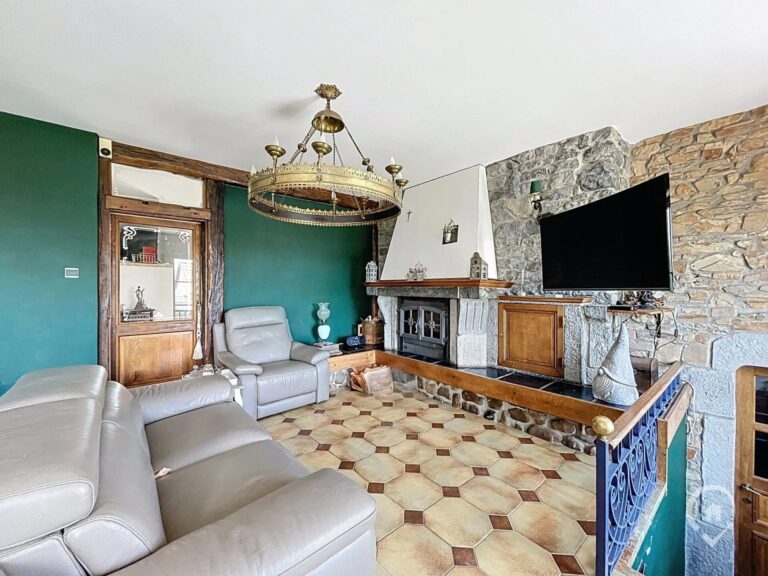Condrogest - Ensemble immobilier à vendre à Sovet