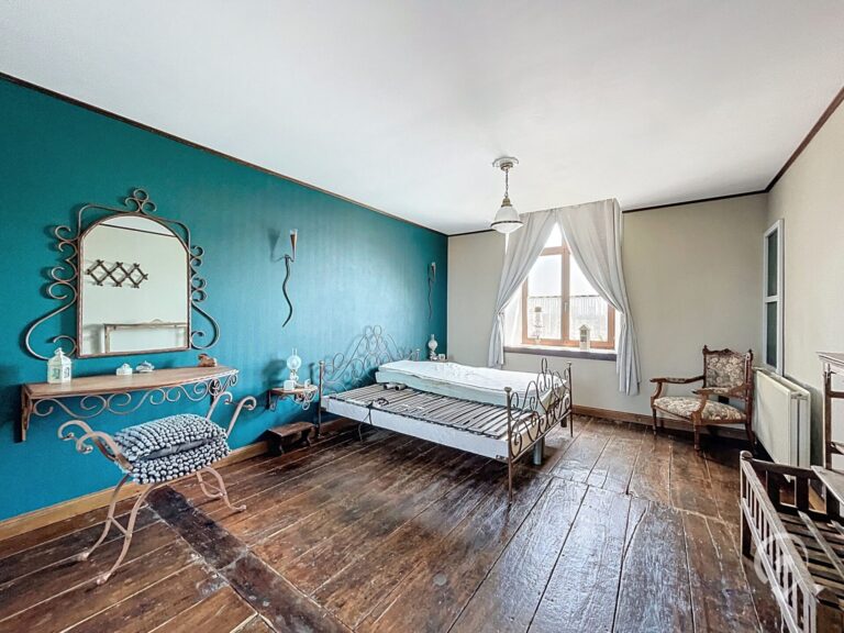 Condrogest - Ensemble immobilier à vendre à Sovet