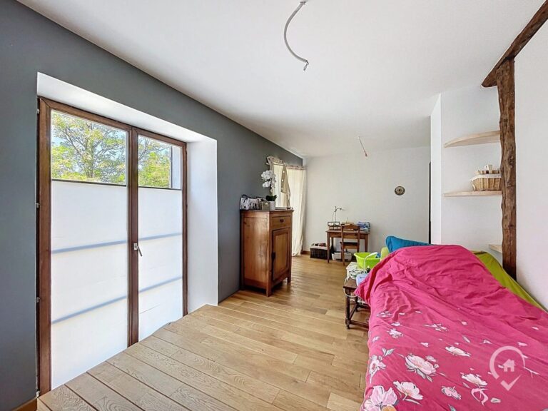 Condrogest - Ensemble immobilier à vendre à Sovet