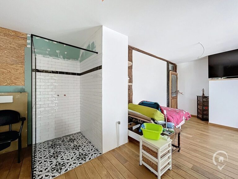 Condrogest - Ensemble immobilier à vendre à Sovet
