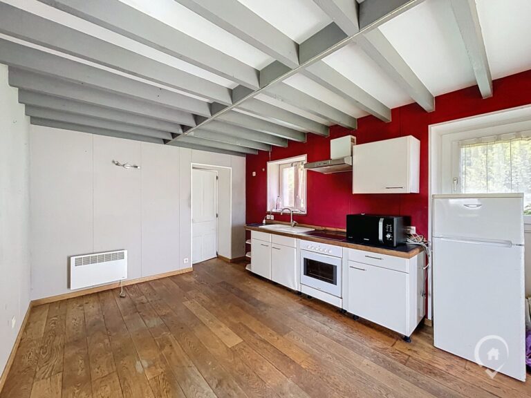 Condrogest - Ensemble immobilier à vendre à Sovet