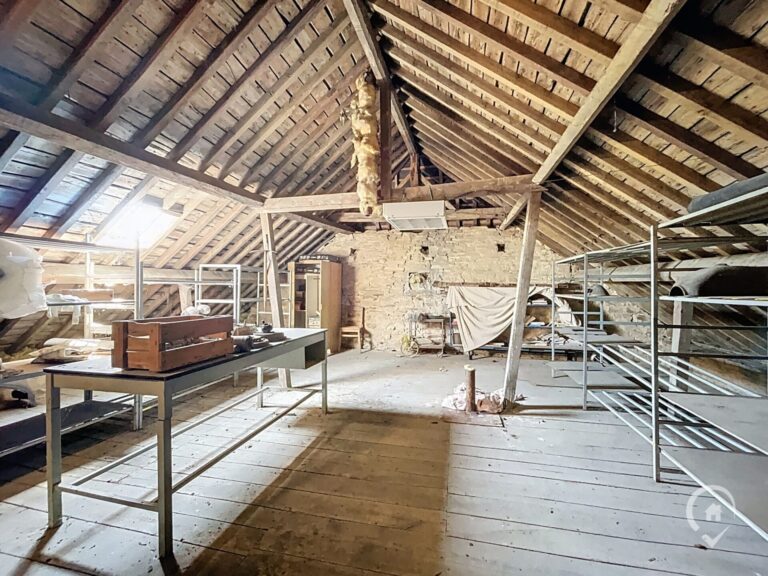 Condrogest - Ensemble immobilier à vendre à Sovet