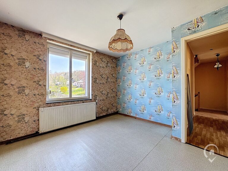 Condrogest - Maison 4 chambres à rénover à vendre à Mont