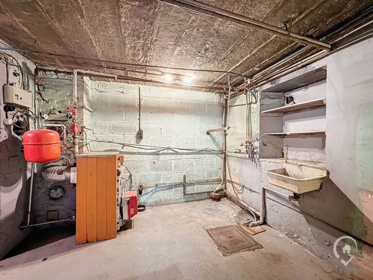 Condrogest - Maison 4 chambres à rénover à vendre à Mont