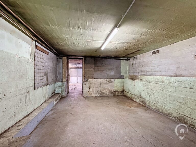 Condrogest - Maison 4 chambres à rénover à vendre à Mont