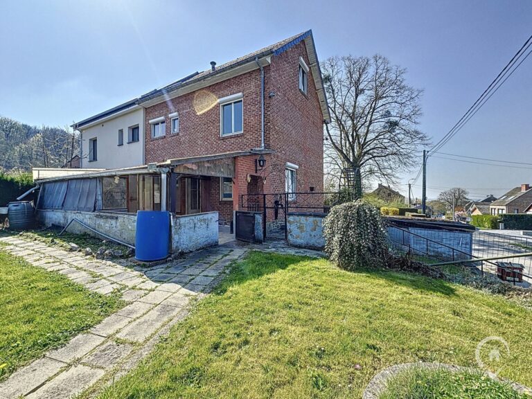 Condrogest - Maison 4 chambres à rénover à vendre à Mont