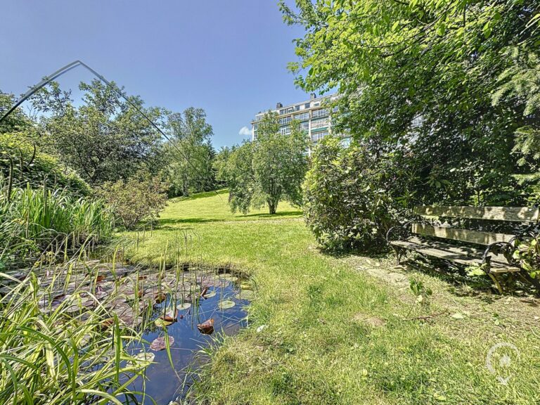 Condrogest - Option ! Studio à vendre avec une superbe vue à Nassogne
