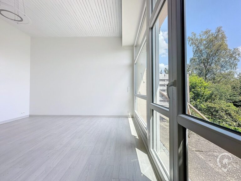 Condrogest - Option ! Studio à vendre avec une superbe vue à Nassogne
