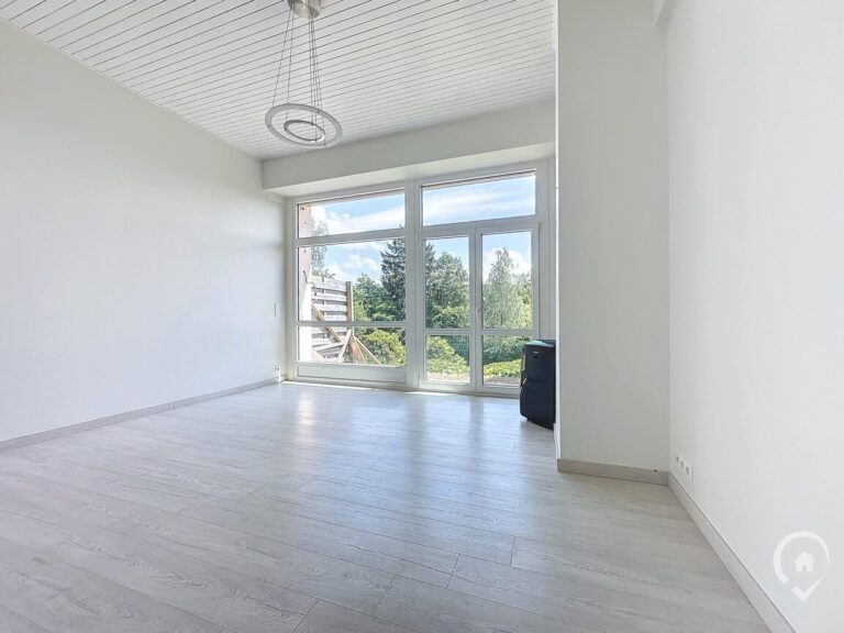 Condrogest - Option ! Studio à vendre avec une superbe vue à Nassogne
