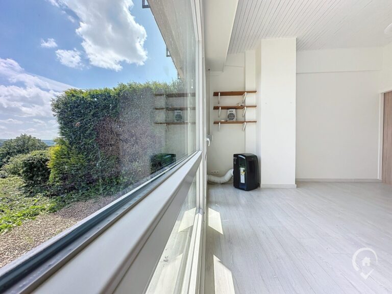 Condrogest - Option ! Studio à vendre avec une superbe vue à Nassogne