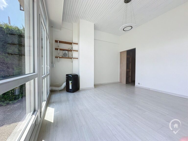 Condrogest - Option ! Studio à vendre avec une superbe vue à Nassogne
