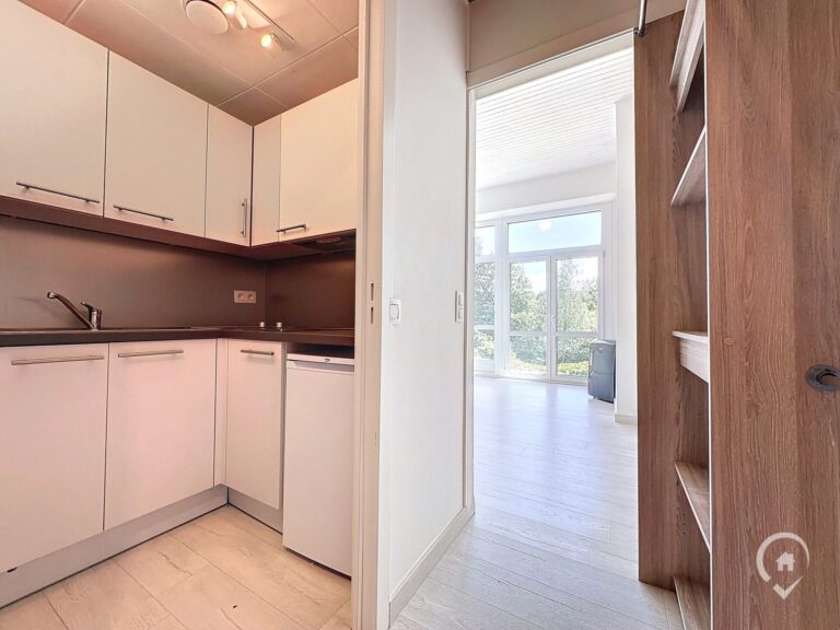 Condrogest - Option ! Studio à vendre avec une superbe vue à Nassogne