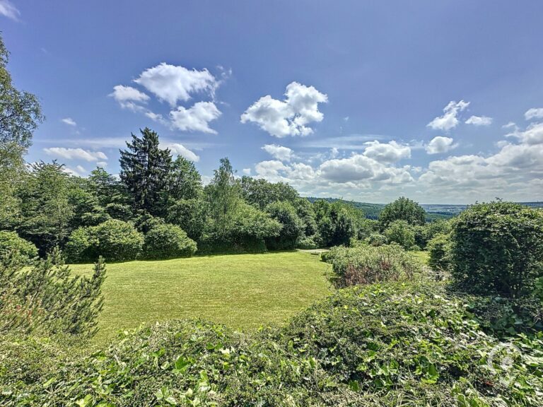 Condrogest - Option ! Studio à vendre avec une superbe vue à Nassogne
