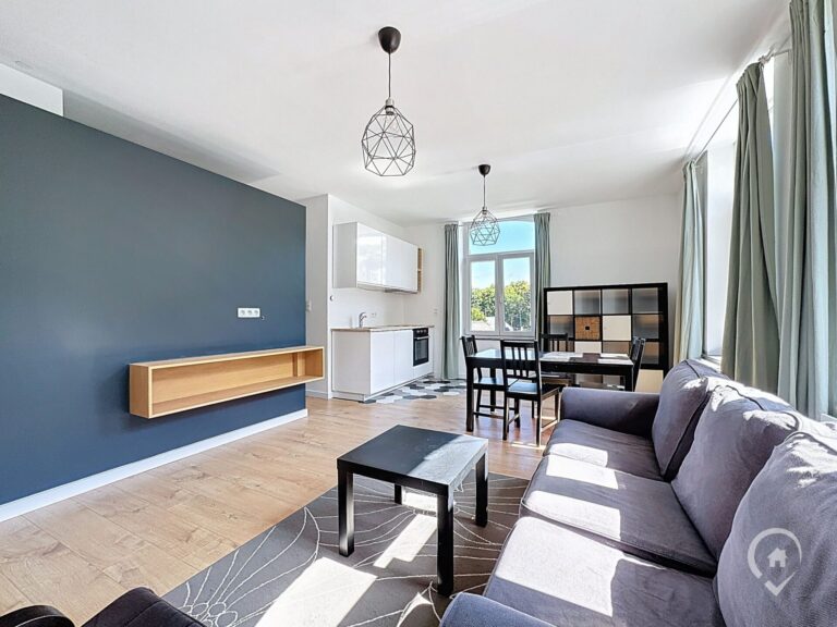 Condrogest - Studio situé sur les bords de Meuse à Waulsort