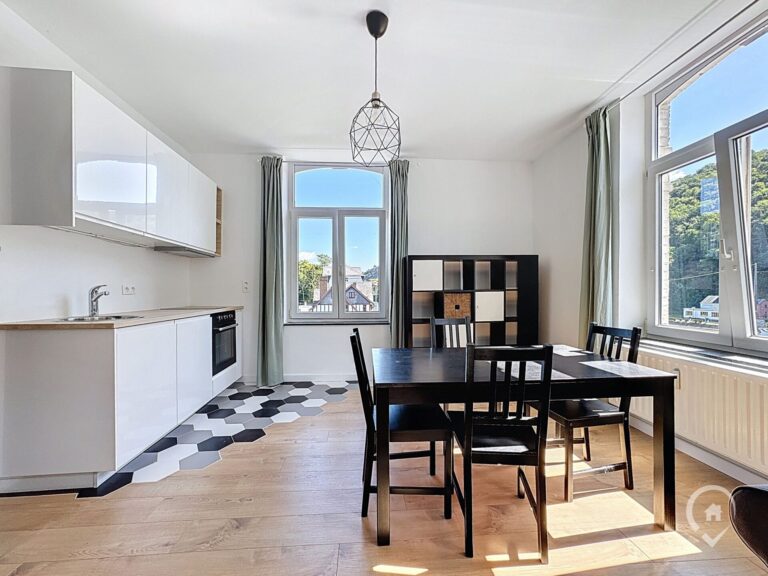 Condrogest - Studio situé sur les bords de Meuse à Waulsort